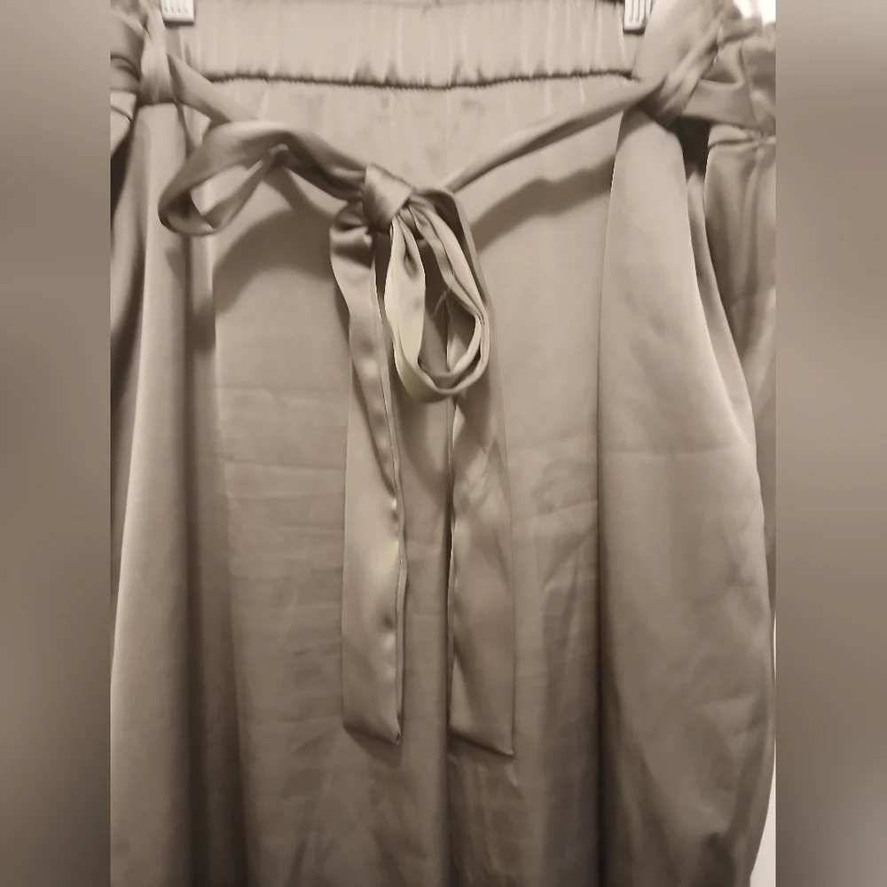 Joie Hunter Green NWOT Satin Light Luxury Flare Pants W Elastic/Tie- XL - Picture 5 of 8